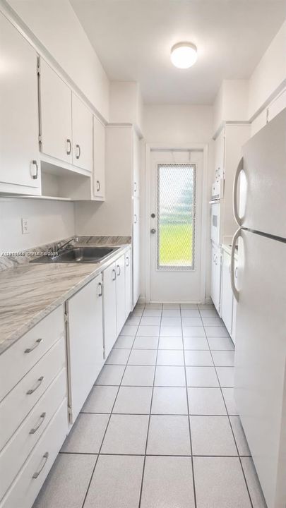 В аренду: $1,950 (2 спален, 1 ванн, 0 Квадратных фут)