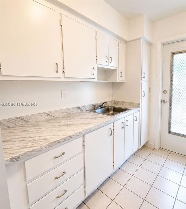В аренду: $1,950 (2 спален, 1 ванн, 0 Квадратных фут)
