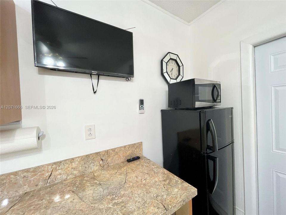 For Rent: $1,350 (1 beds, 1 baths, 0 Square Feet)