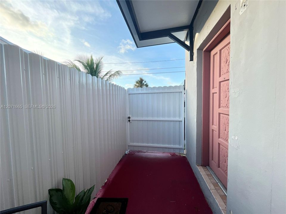 For Rent: $1,350 (1 beds, 1 baths, 0 Square Feet)