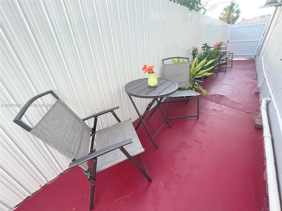 For Rent: $1,350 (1 beds, 1 baths, 0 Square Feet)