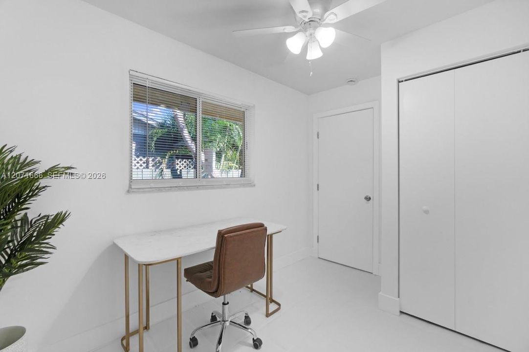 For Rent: $3,400 (2 beds, 2 baths, 950 Square Feet)
