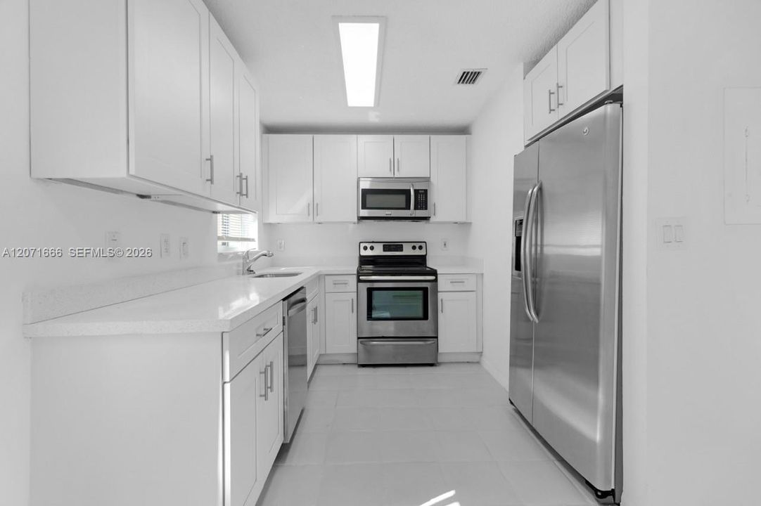 For Rent: $3,400 (2 beds, 2 baths, 950 Square Feet)