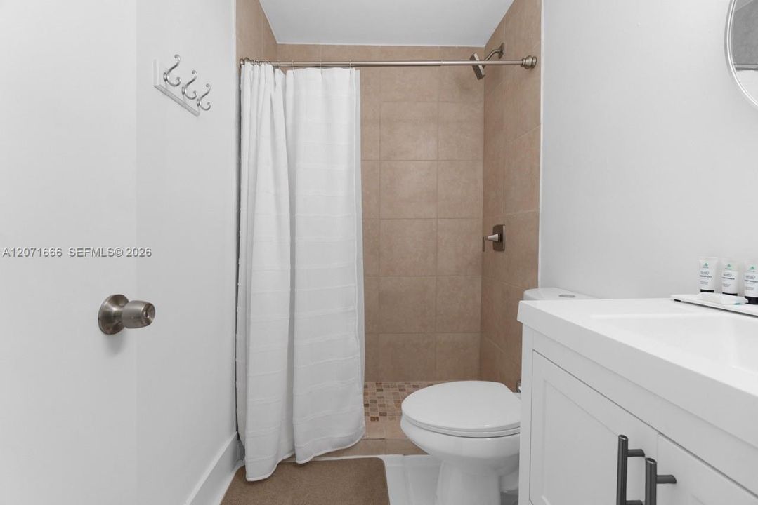 For Rent: $3,400 (2 beds, 2 baths, 950 Square Feet)