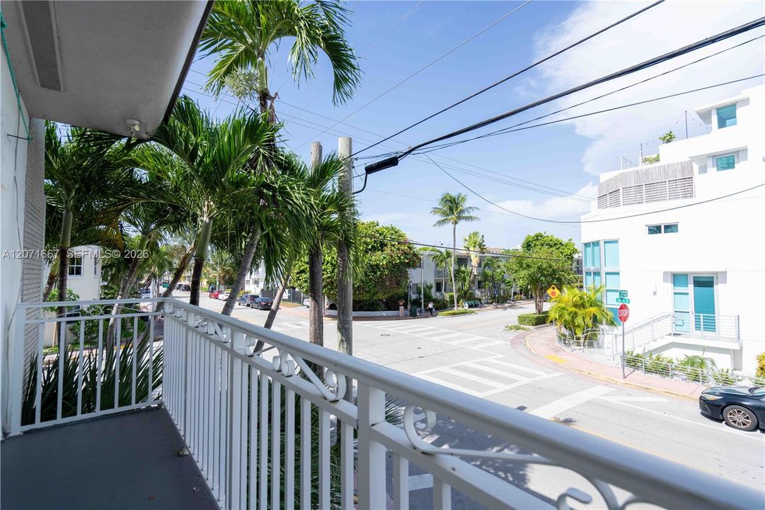 For Rent: $1,775 (1 beds, 1 baths, 612 Square Feet)