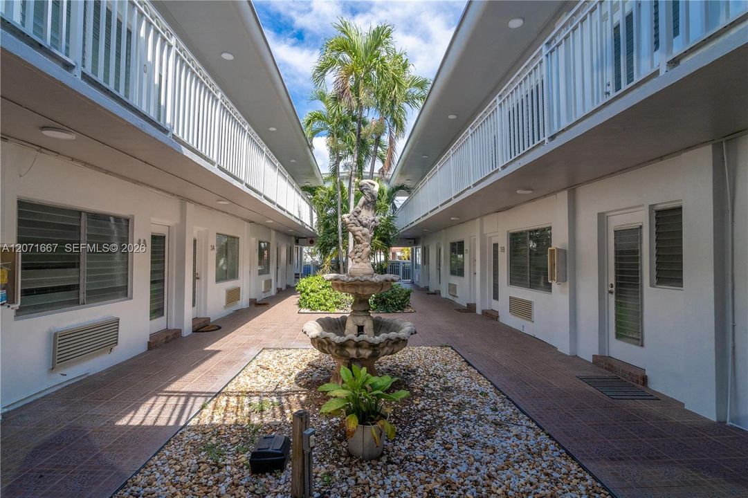 For Rent: $1,775 (1 beds, 1 baths, 612 Square Feet)
