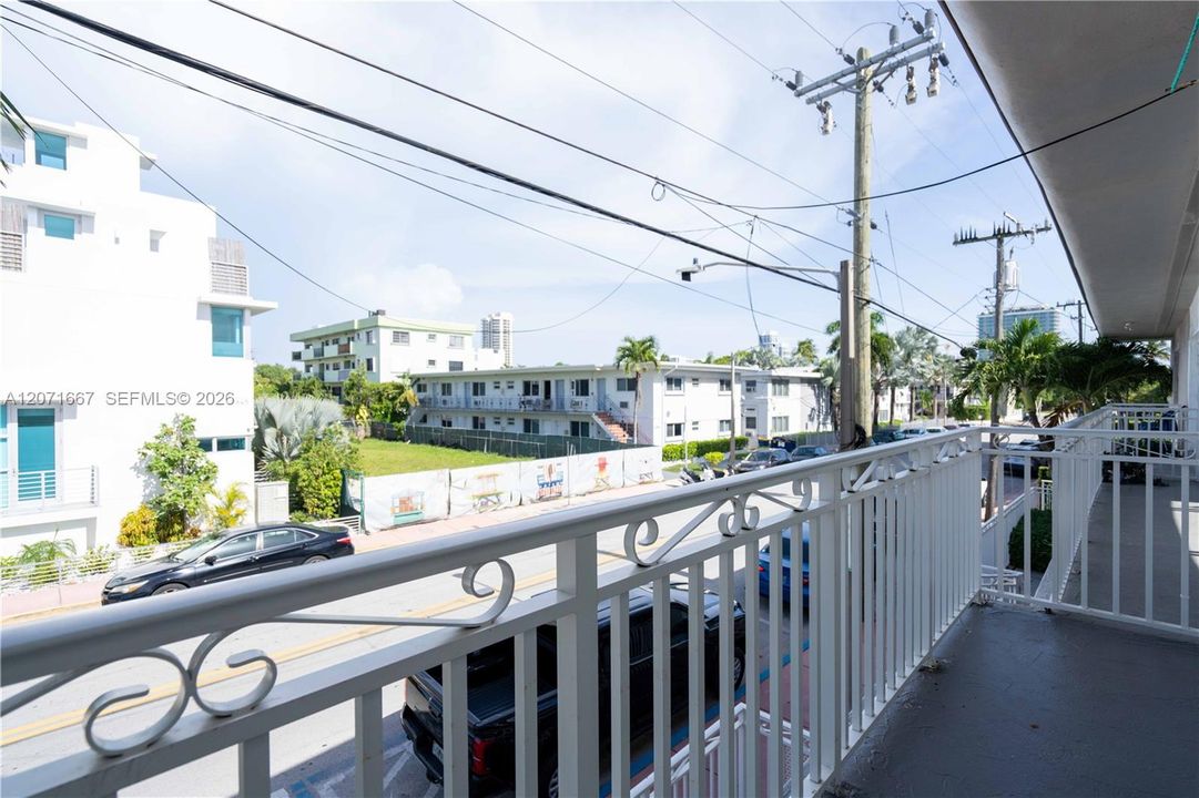 For Rent: $1,775 (1 beds, 1 baths, 612 Square Feet)