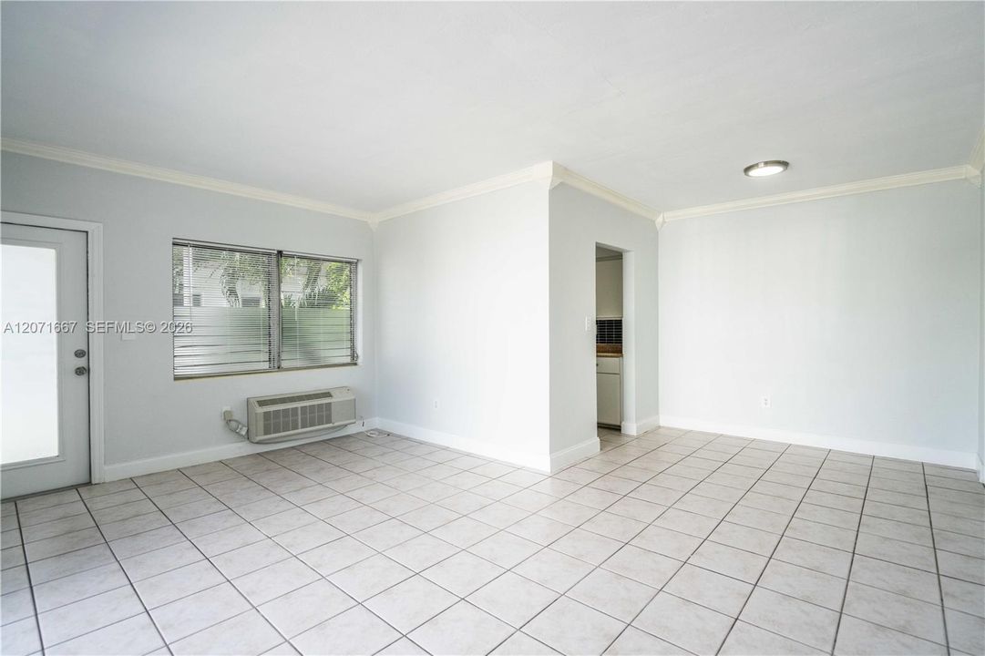 For Rent: $1,775 (1 beds, 1 baths, 612 Square Feet)