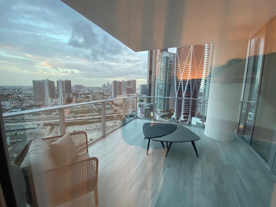For Rent: $9,500 (3 beds, 4 baths, 2204 Square Feet)