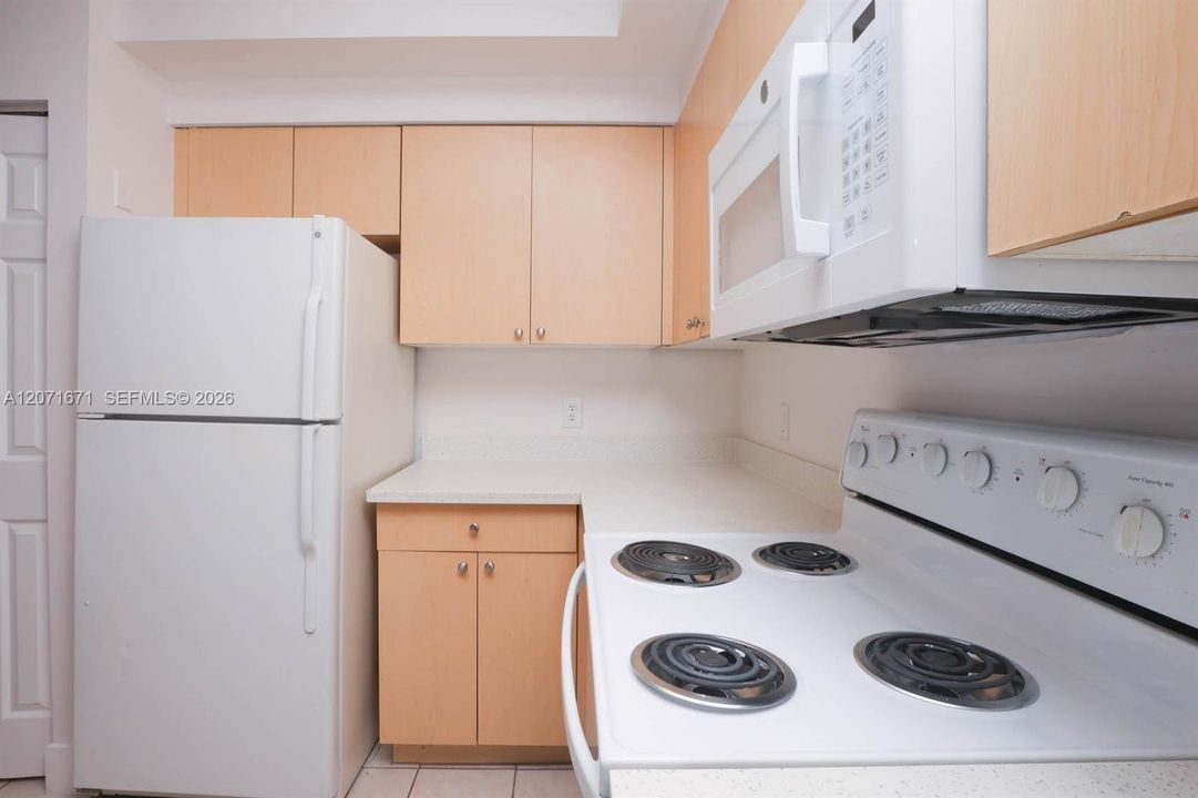 В аренду: $2,100 (2 спален, 2 ванн, 981 Квадратных фут)