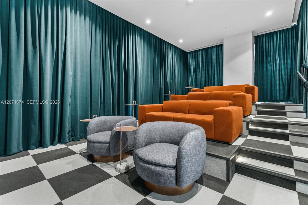 For Sale: $629,999 (1 beds, 1 baths, 600 Square Feet)