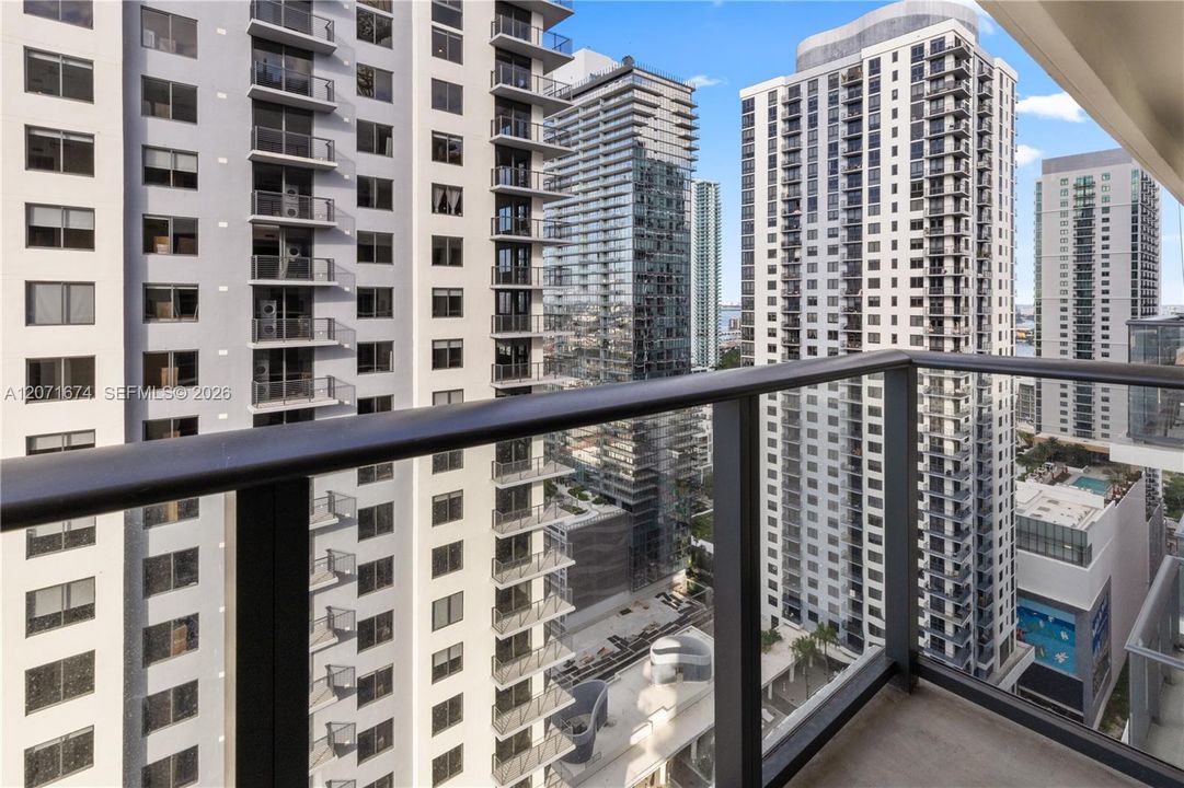 For Sale: $629,999 (1 beds, 1 baths, 600 Square Feet)