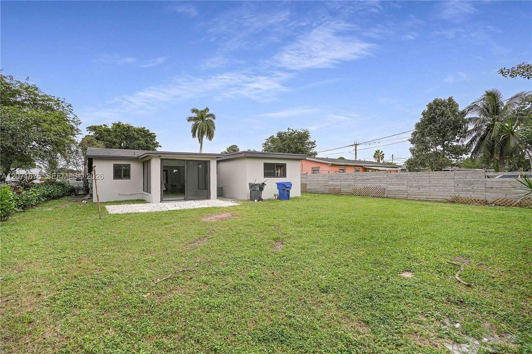 For Rent: $3,800 (3 beds, 2 baths, 1296 Square Feet)