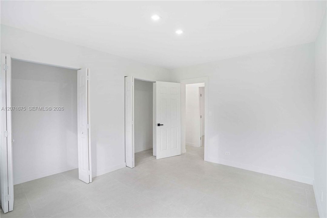 For Rent: $3,800 (3 beds, 2 baths, 1296 Square Feet)