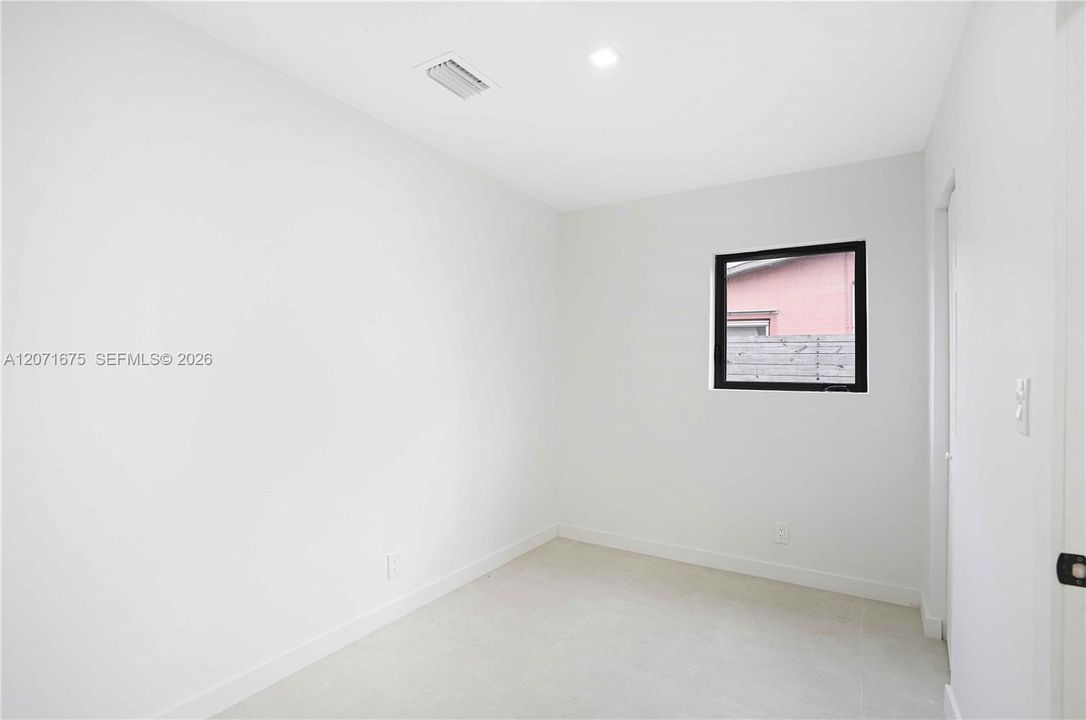 For Rent: $3,800 (3 beds, 2 baths, 1296 Square Feet)
