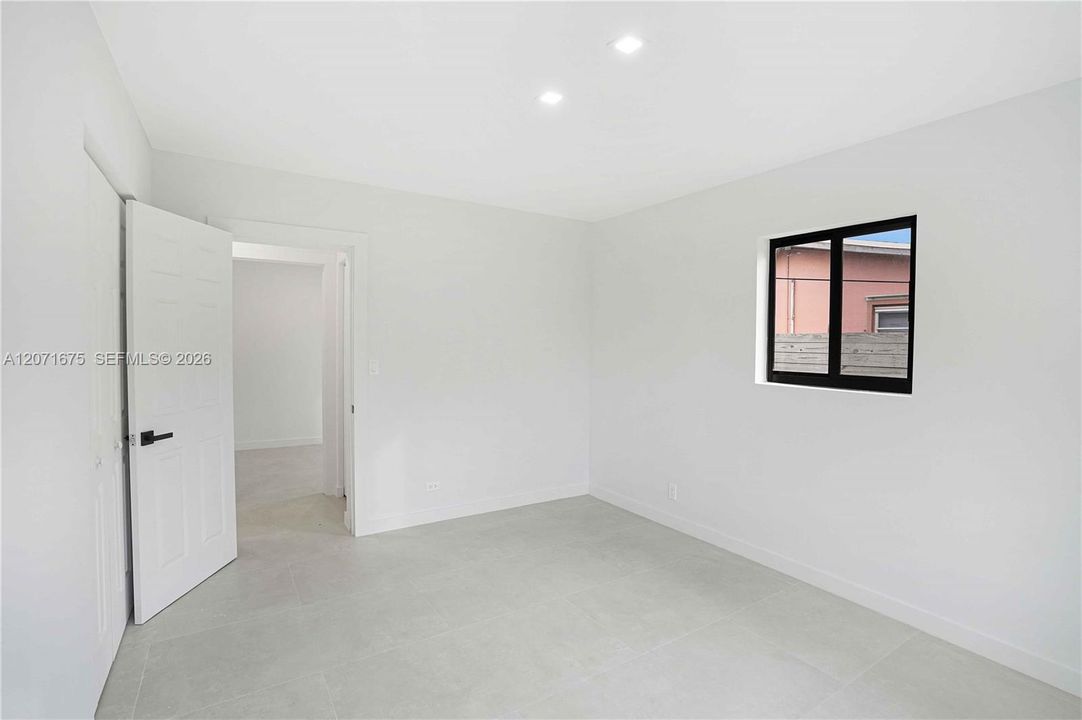 For Rent: $3,800 (3 beds, 2 baths, 1296 Square Feet)