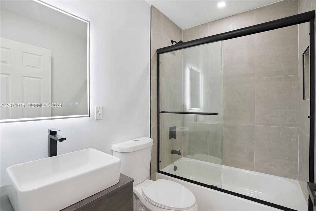 For Rent: $3,800 (3 beds, 2 baths, 1296 Square Feet)