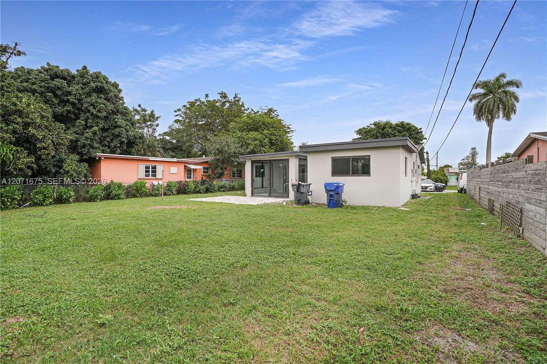 For Rent: $3,800 (3 beds, 2 baths, 1296 Square Feet)