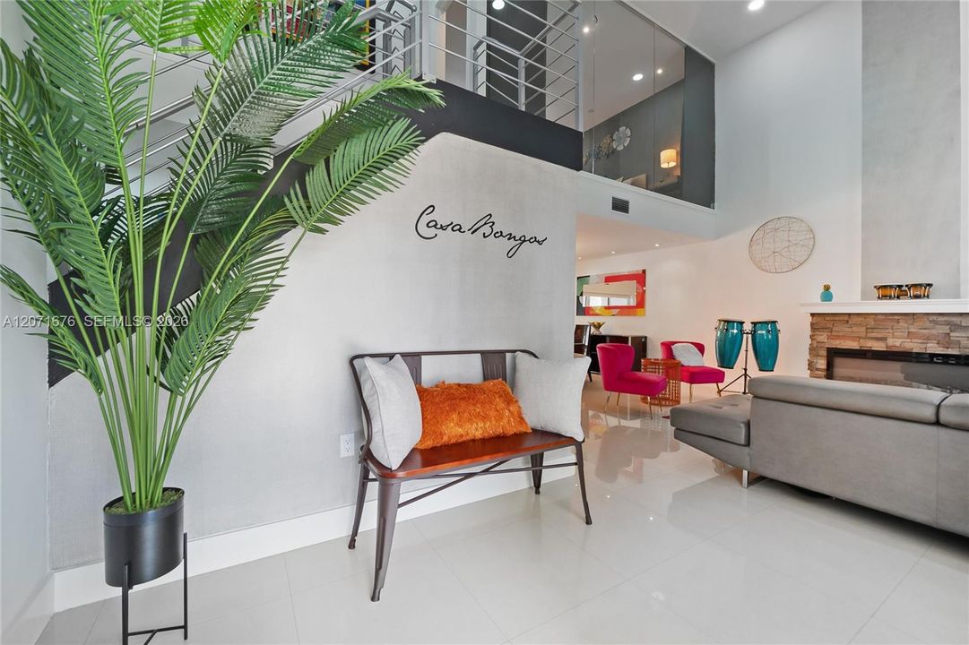 En Venta: $998,000 (6 camas, 4 baños, 2915 Pies cuadrados)