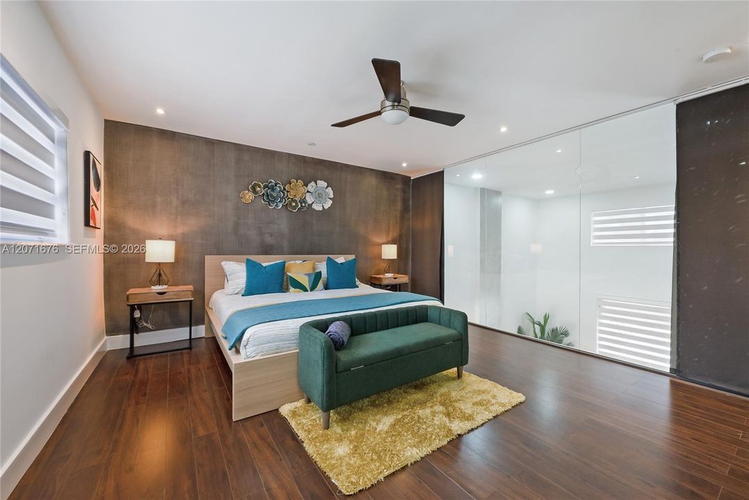 En Venta: $998,000 (6 camas, 4 baños, 2915 Pies cuadrados)