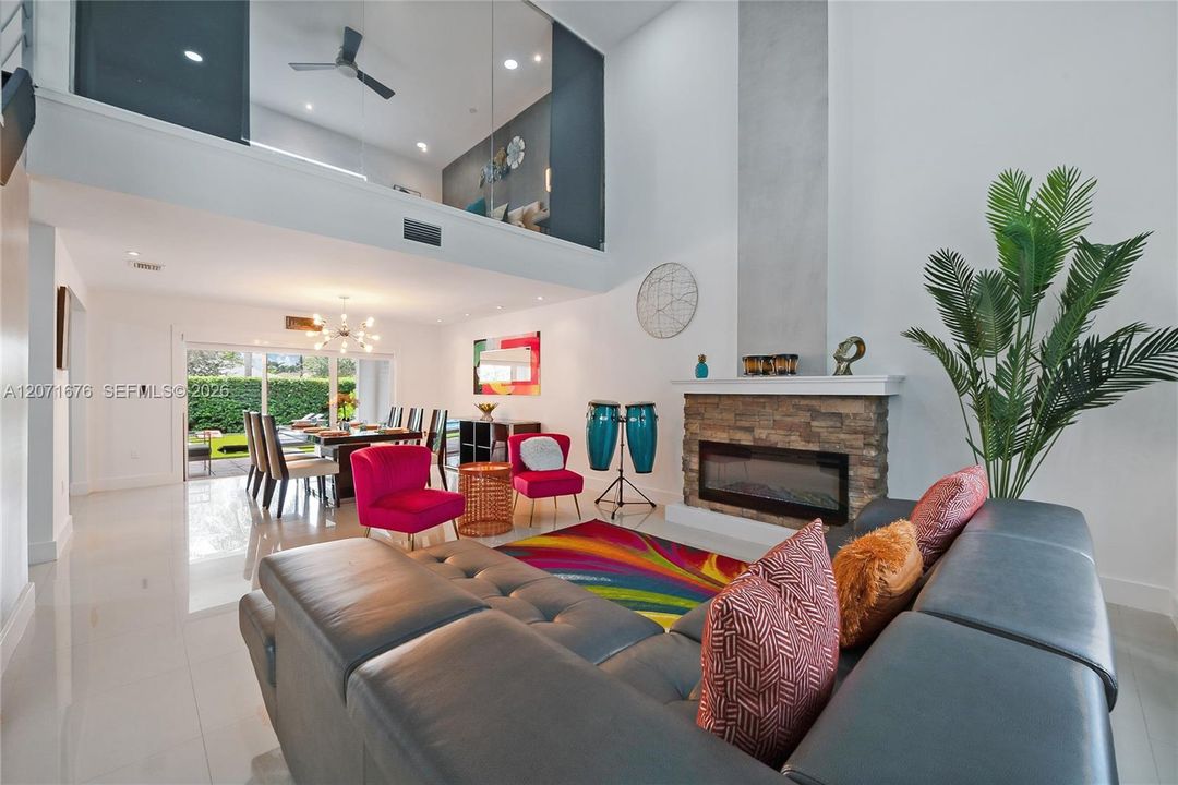 En Venta: $998,000 (6 camas, 4 baños, 2915 Pies cuadrados)