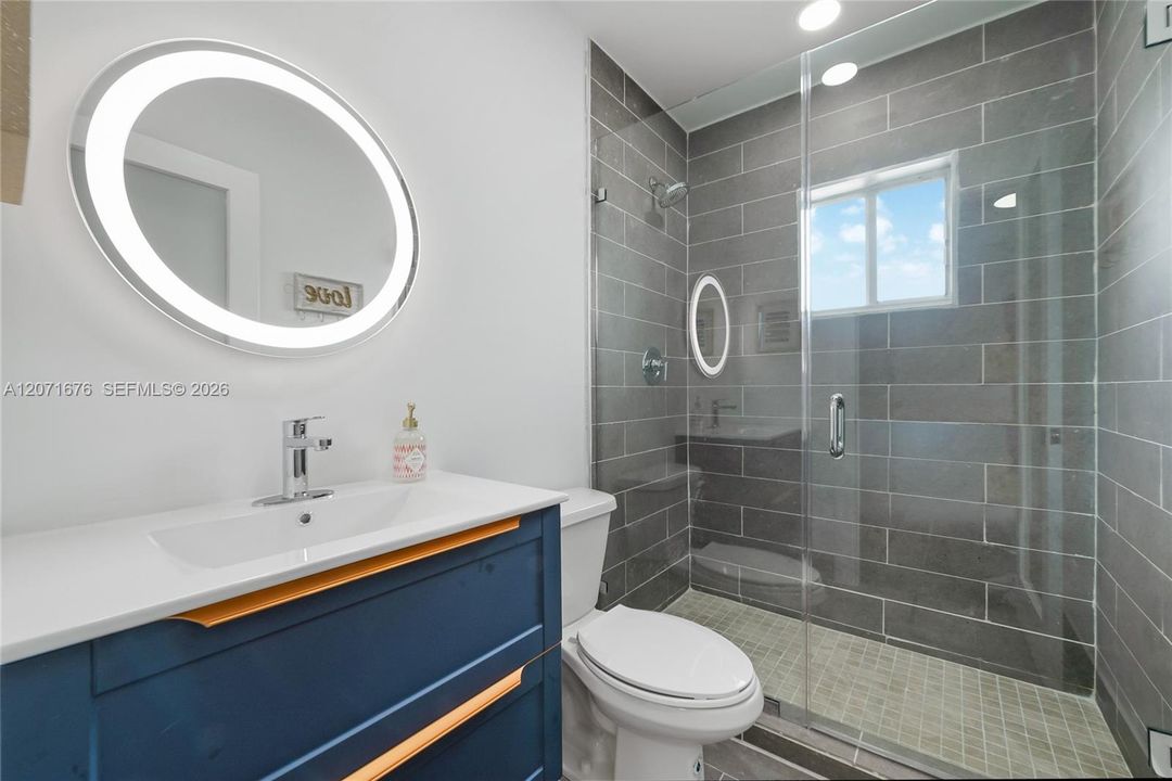 En Venta: $998,000 (6 camas, 4 baños, 2915 Pies cuadrados)
