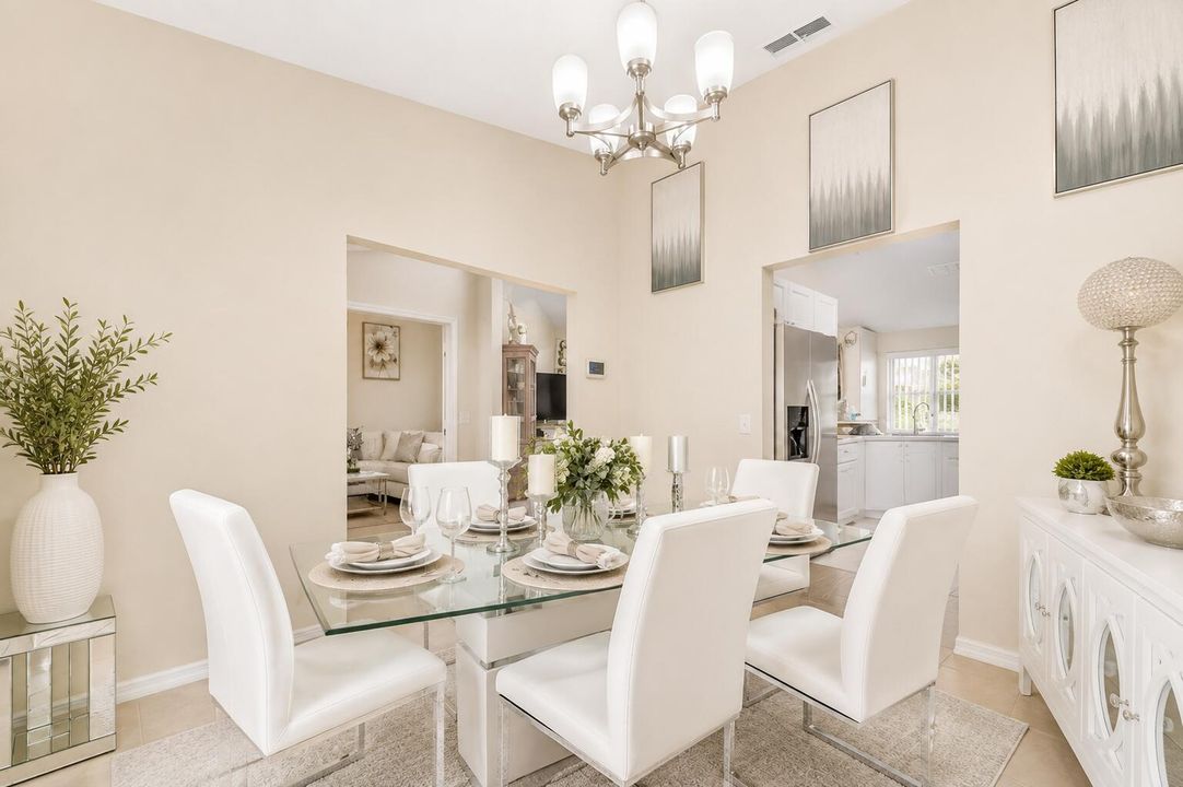 FORMAL DINING..