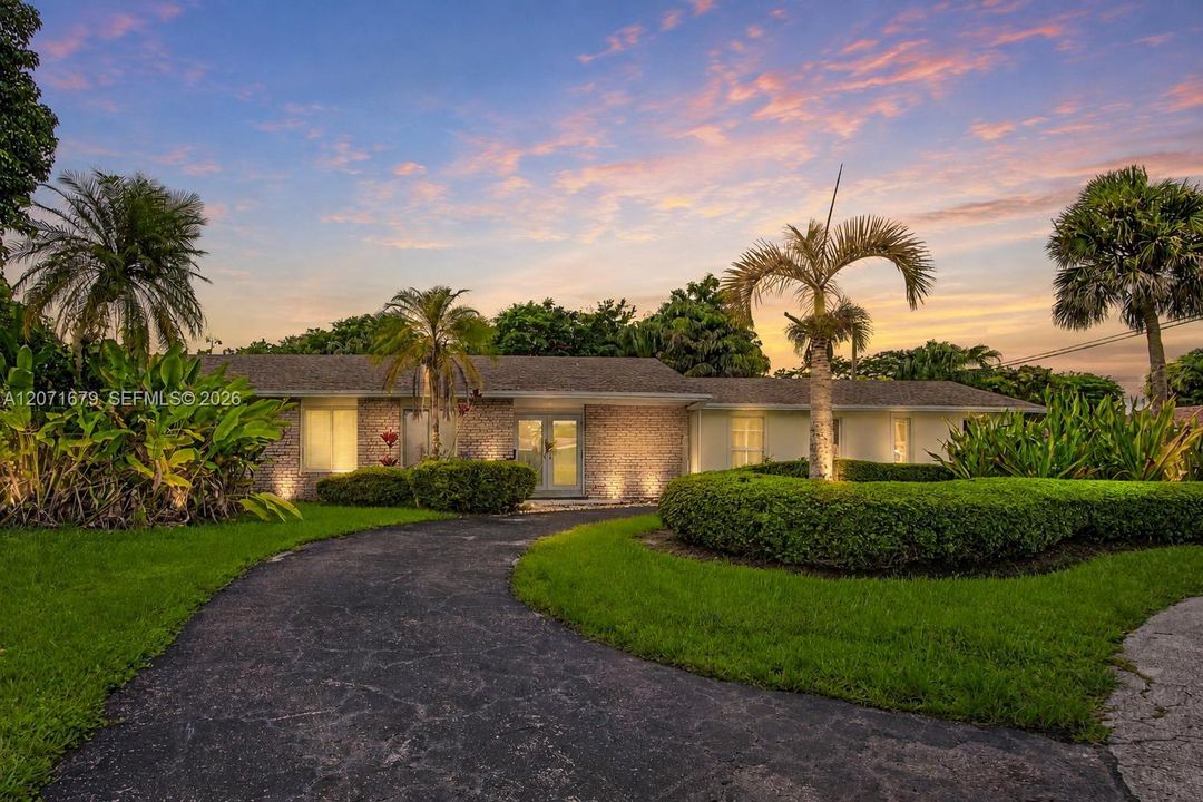 For Rent: $8,000 (4 beds, 2 baths, 2723 Square Feet)