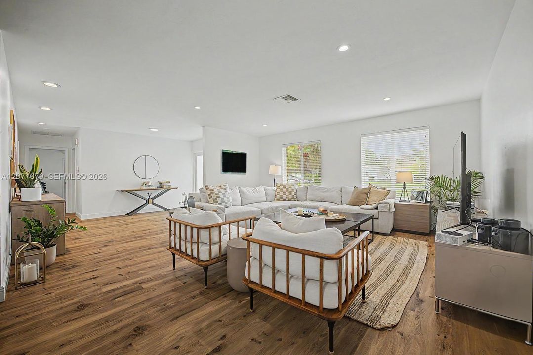 For Rent: $8,000 (4 beds, 2 baths, 2723 Square Feet)