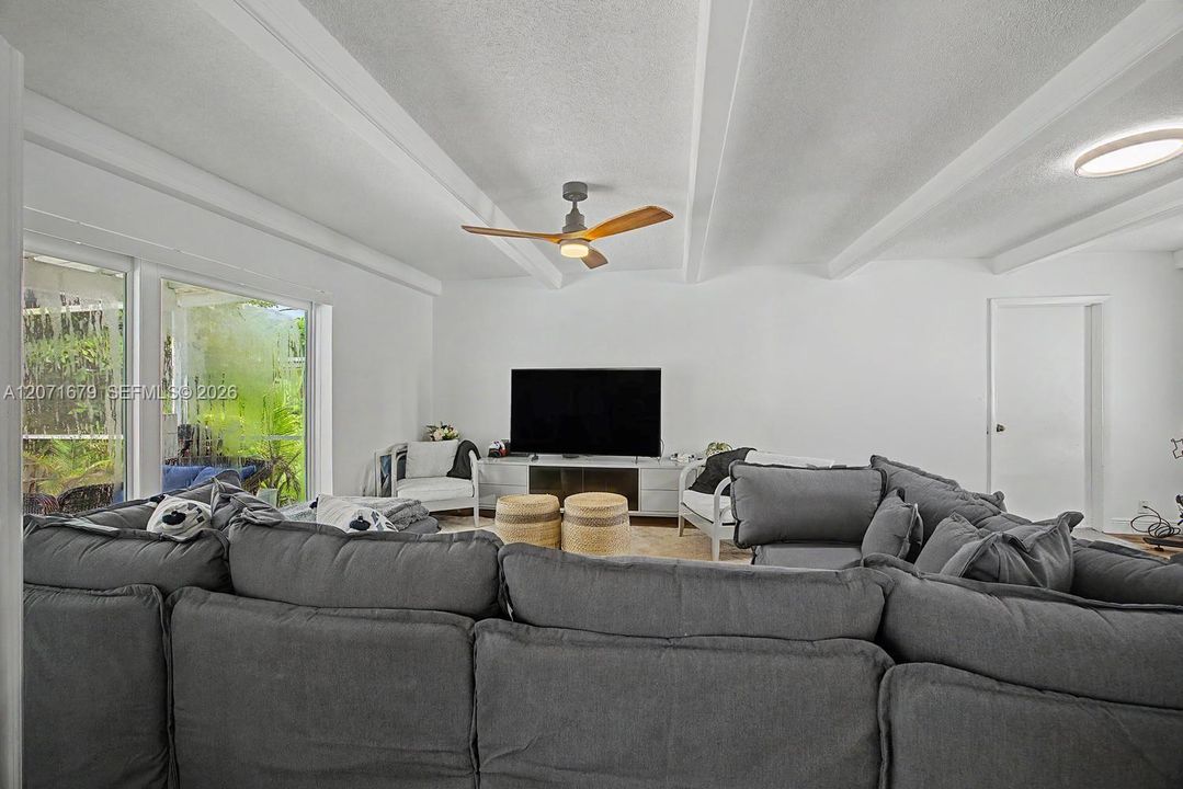 For Rent: $8,000 (4 beds, 2 baths, 2723 Square Feet)