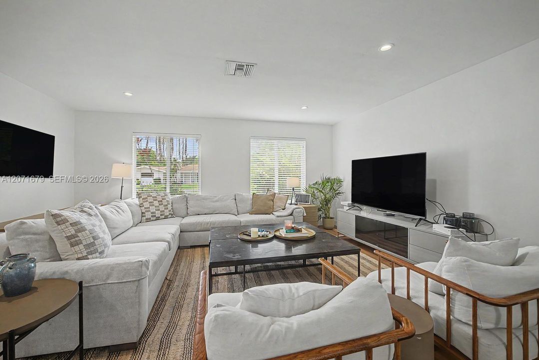 For Rent: $8,000 (4 beds, 2 baths, 2723 Square Feet)