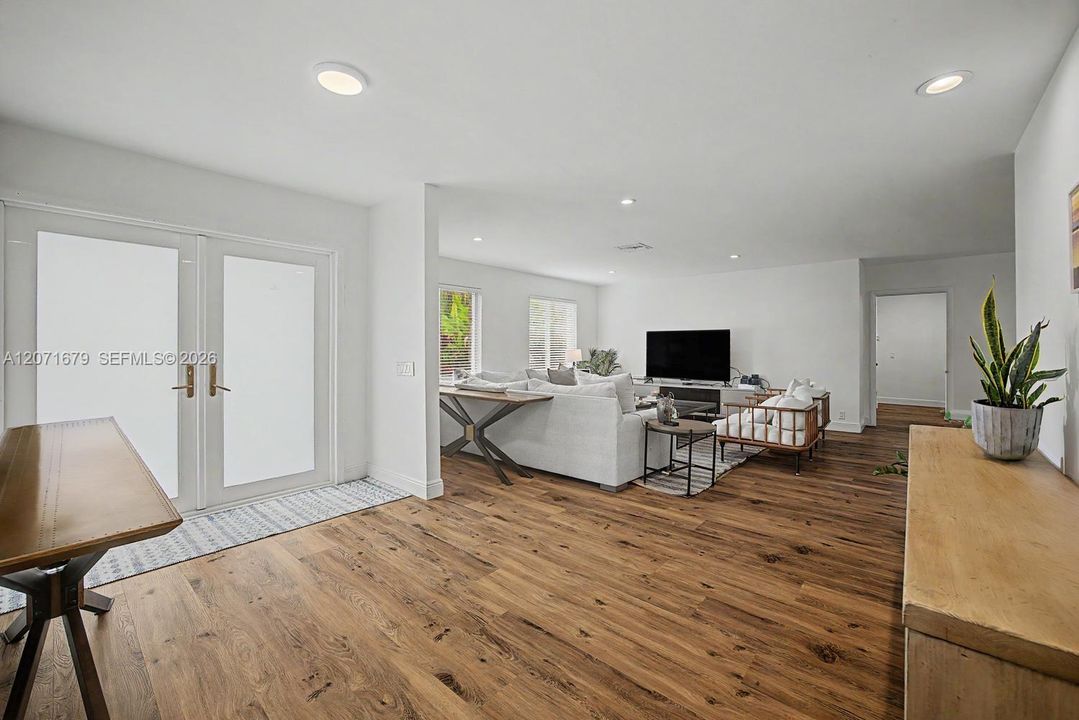 For Rent: $8,000 (4 beds, 2 baths, 2723 Square Feet)
