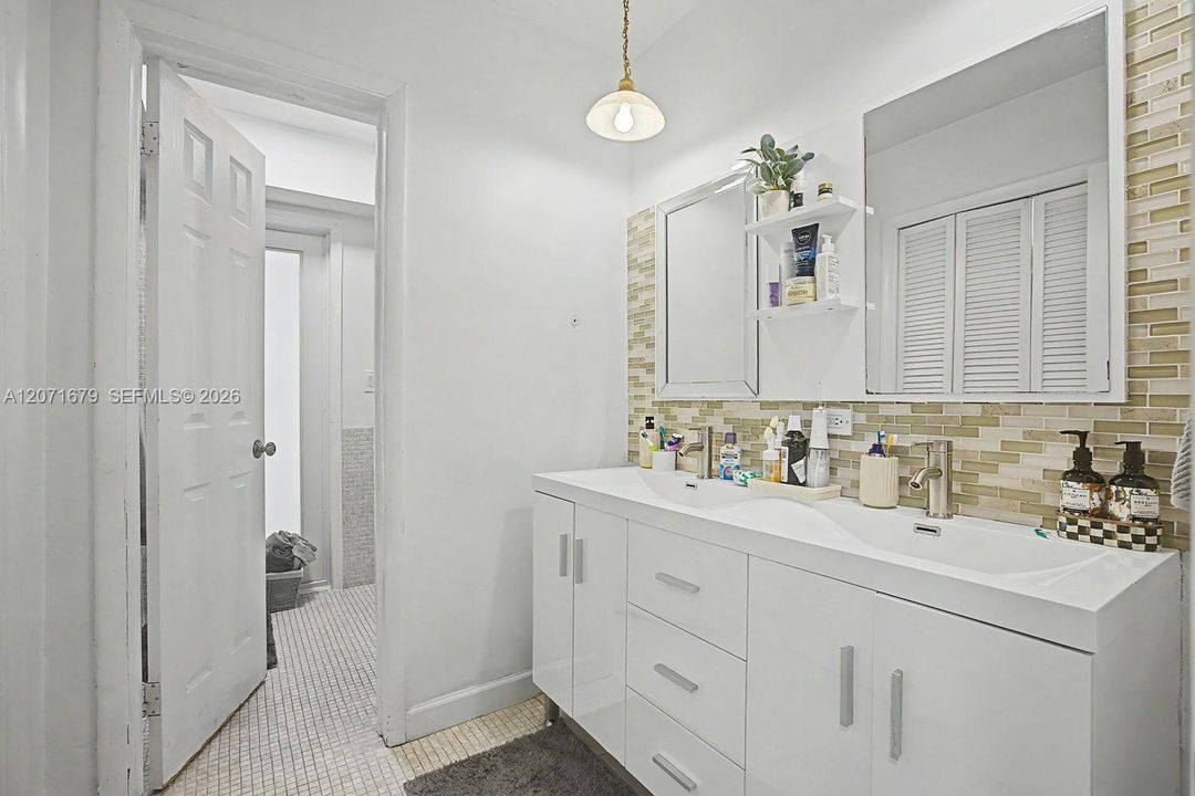 For Rent: $8,000 (4 beds, 2 baths, 2723 Square Feet)