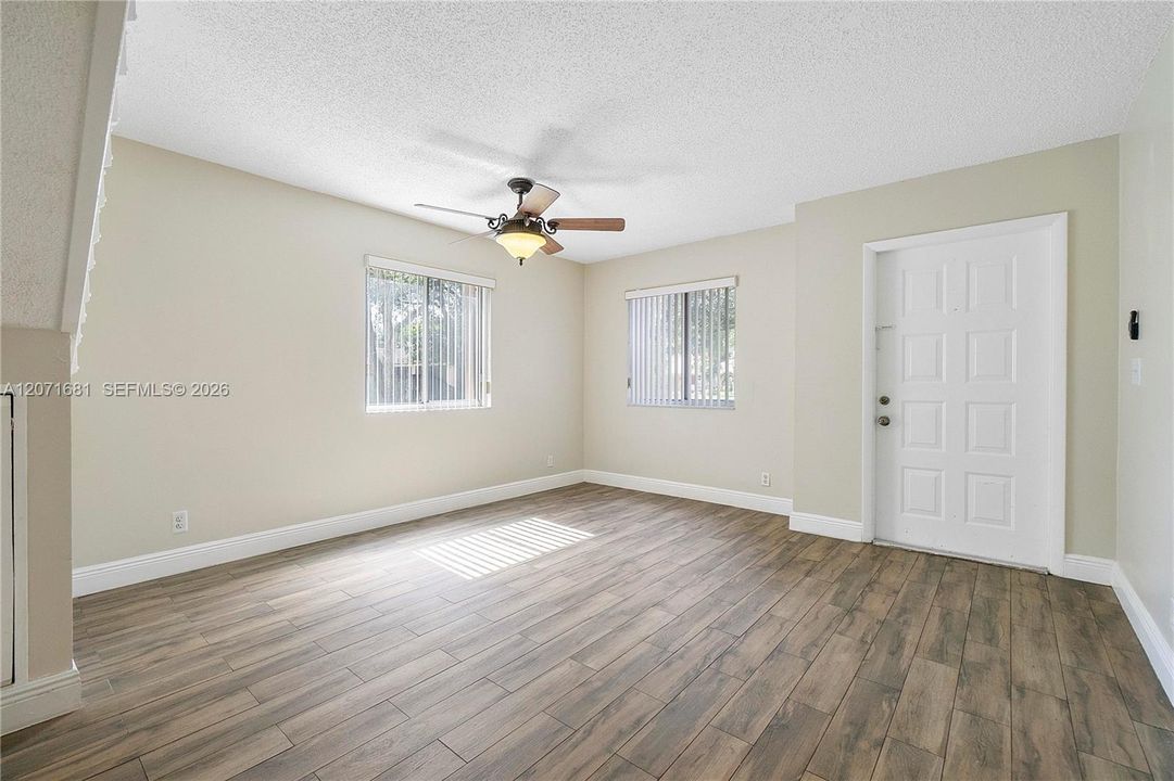For Rent: $2,950 (3 beds, 2 baths, 1692 Square Feet)