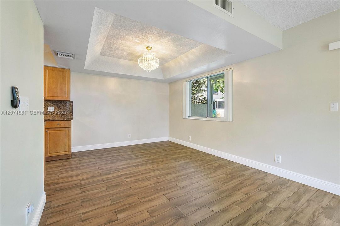 For Rent: $2,950 (3 beds, 2 baths, 1692 Square Feet)