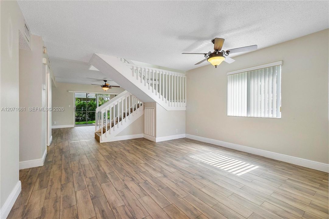 For Rent: $2,950 (3 beds, 2 baths, 1692 Square Feet)