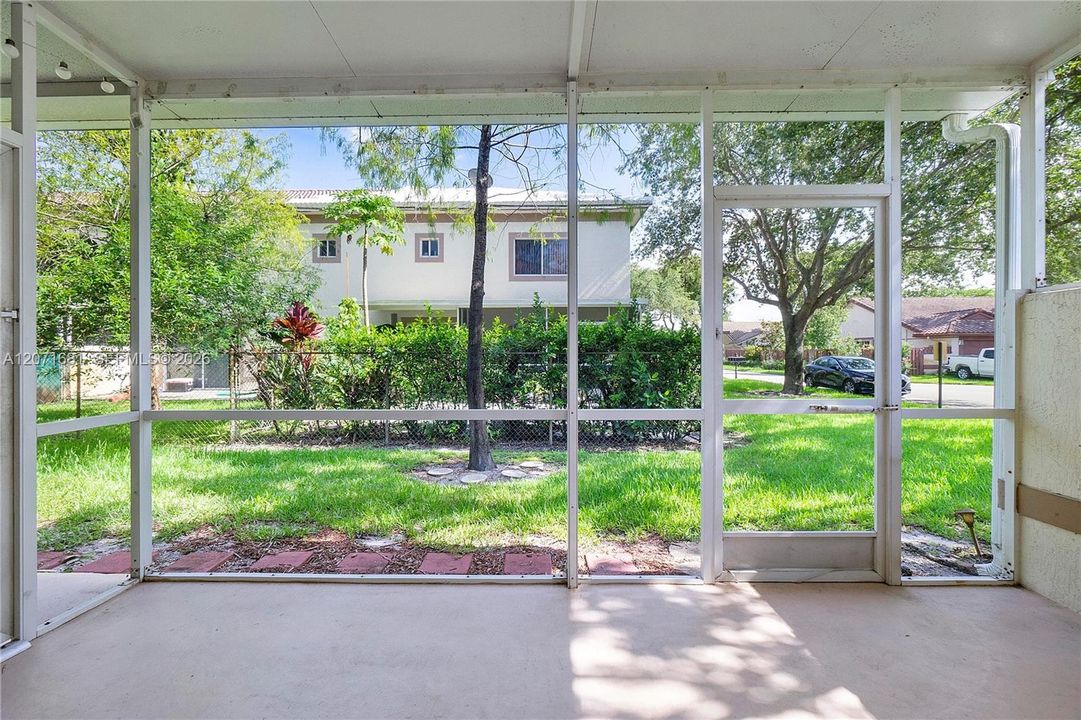 For Rent: $2,950 (3 beds, 2 baths, 1692 Square Feet)