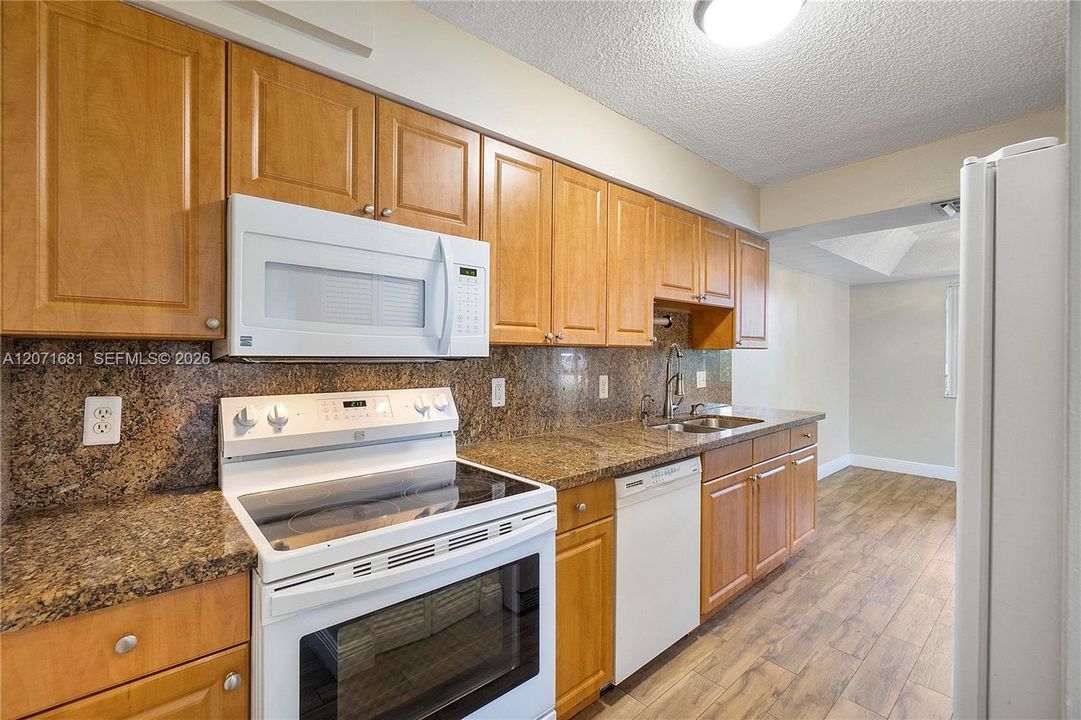 For Rent: $2,950 (3 beds, 2 baths, 1692 Square Feet)