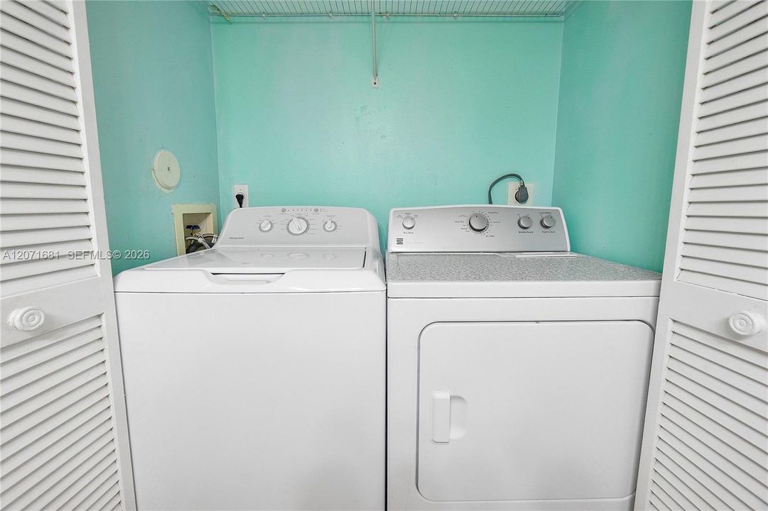 For Rent: $2,950 (3 beds, 2 baths, 1692 Square Feet)
