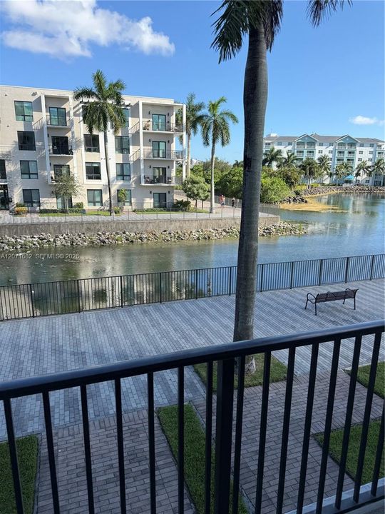 For Sale: $539,000 (2 beds, 2 baths, 1312 Square Feet)