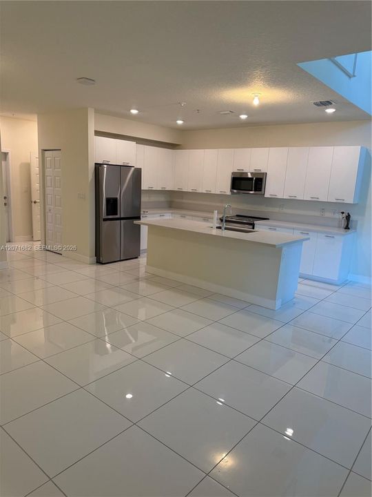 For Sale: $539,000 (2 beds, 2 baths, 1312 Square Feet)