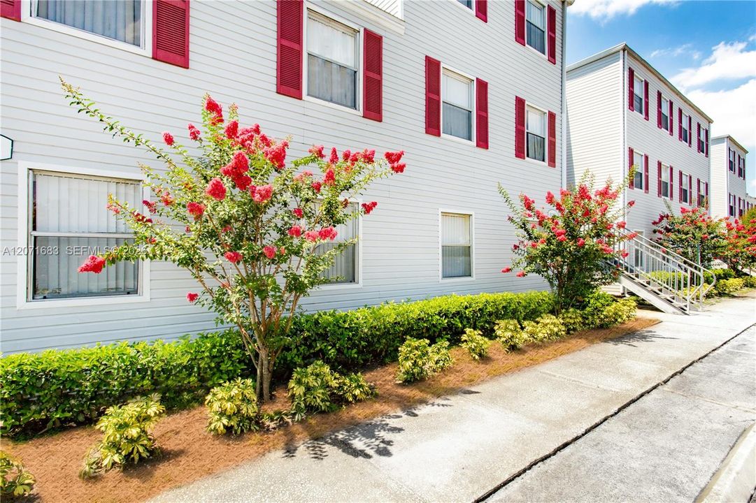 For Rent: $1,363 (1 beds, 1 baths, 756 Square Feet)