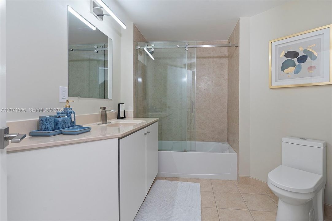 For Sale: $449,900 (2 beds, 2 baths, 1150 Square Feet)