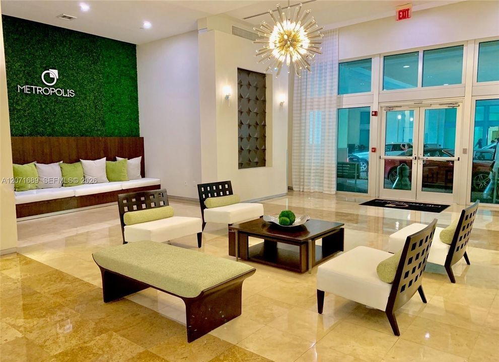 For Sale: $449,900 (2 beds, 2 baths, 1150 Square Feet)