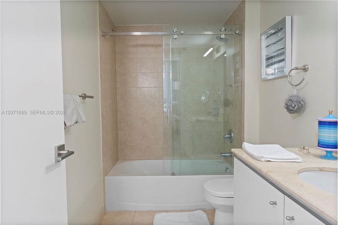 For Sale: $449,900 (2 beds, 2 baths, 1150 Square Feet)