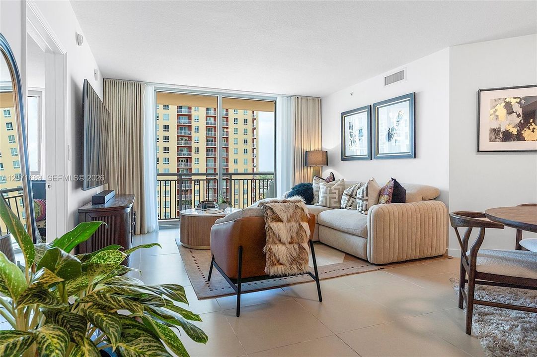 For Sale: $449,900 (2 beds, 2 baths, 1150 Square Feet)