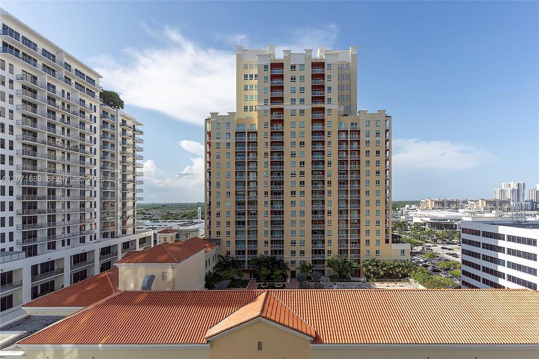 For Sale: $449,900 (2 beds, 2 baths, 1150 Square Feet)