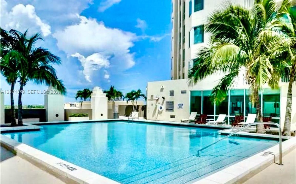 For Sale: $449,900 (2 beds, 2 baths, 1150 Square Feet)
