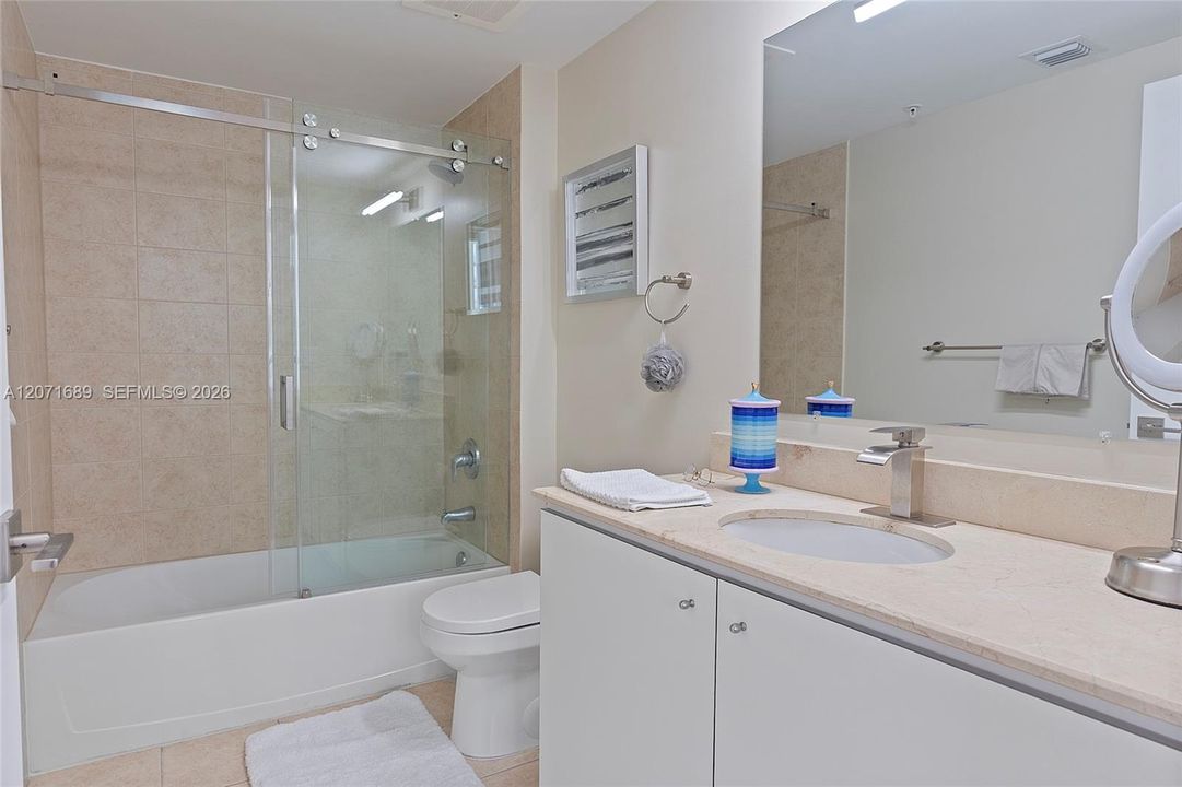 For Sale: $449,900 (2 beds, 2 baths, 1150 Square Feet)