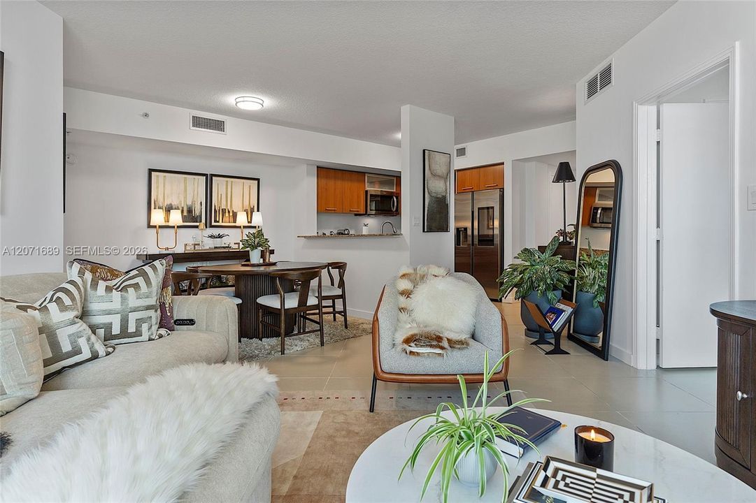 For Sale: $449,900 (2 beds, 2 baths, 1150 Square Feet)